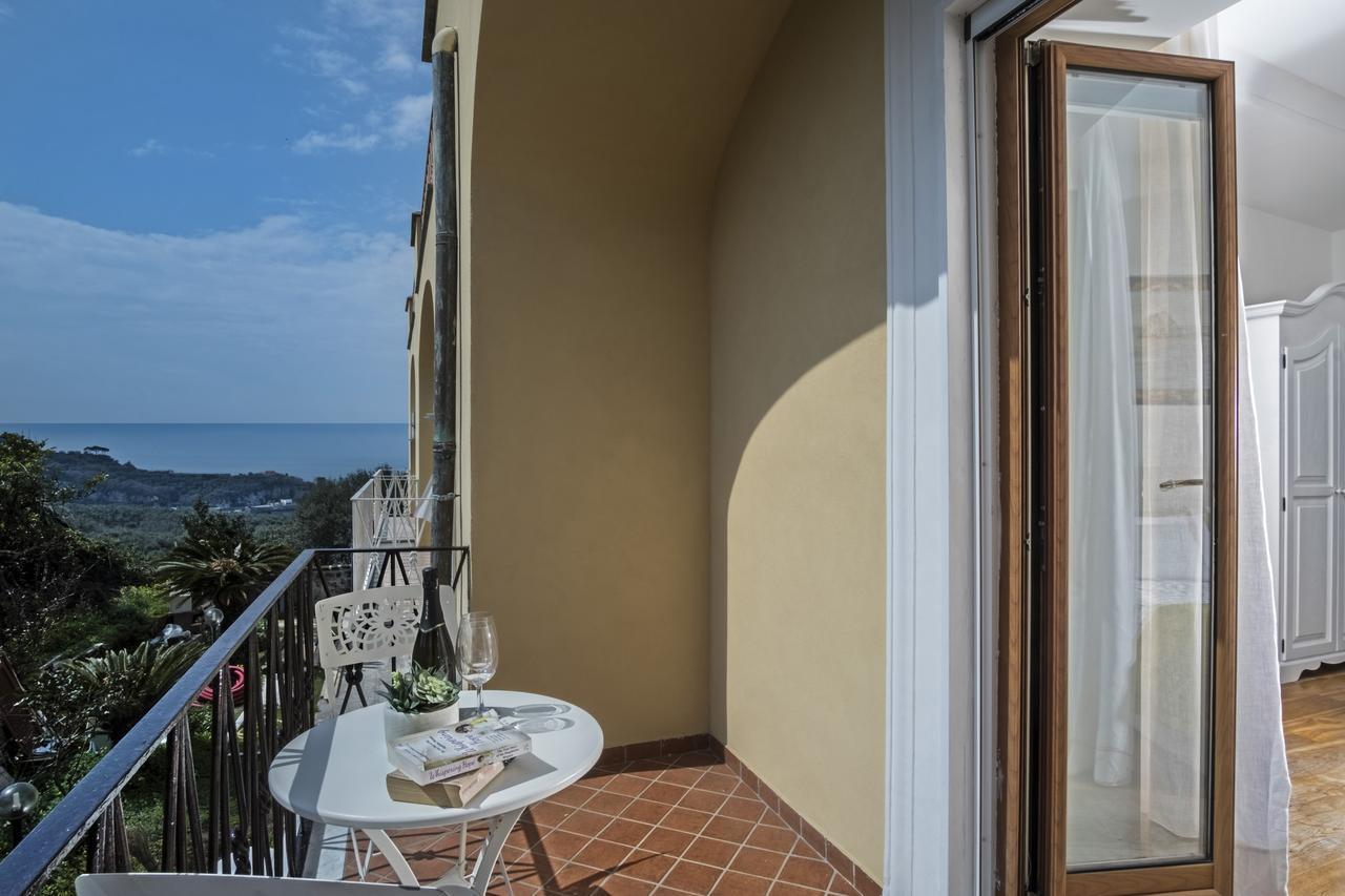 Faraglioni Di Sorrento Guesthouse Eksteriør billede