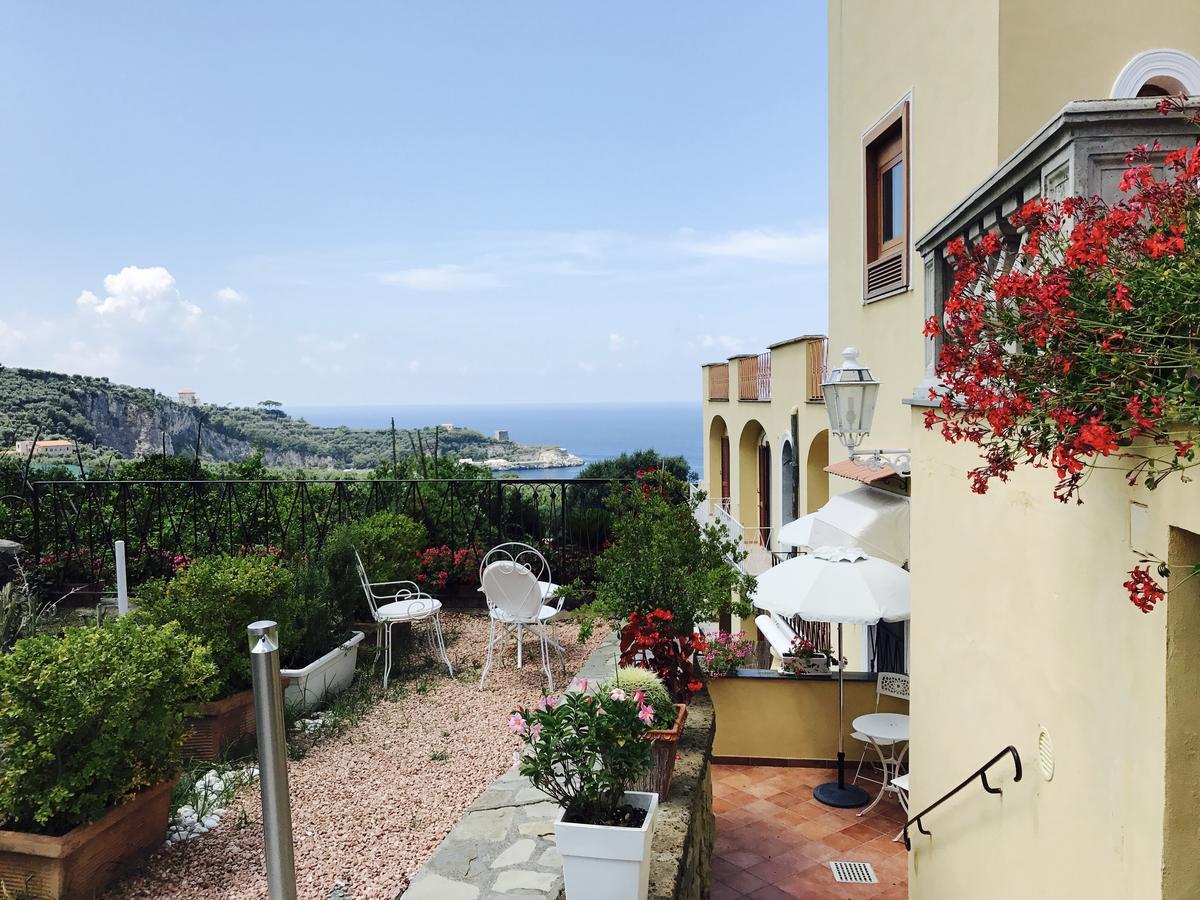 Faraglioni Di Sorrento Guesthouse Eksteriør billede