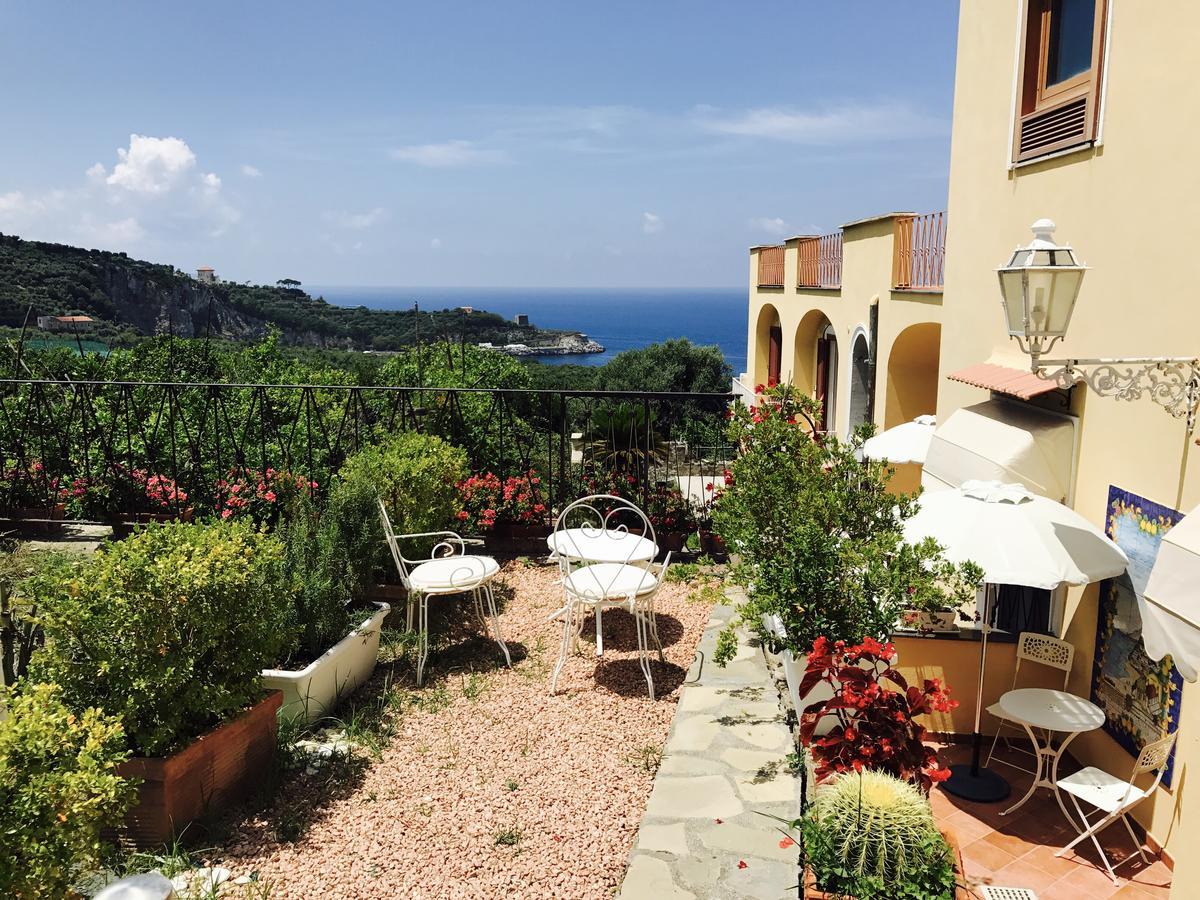 Faraglioni Di Sorrento Guesthouse Eksteriør billede
